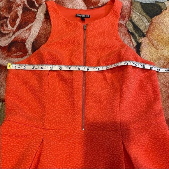 Express dress - Picture 6 of 10
